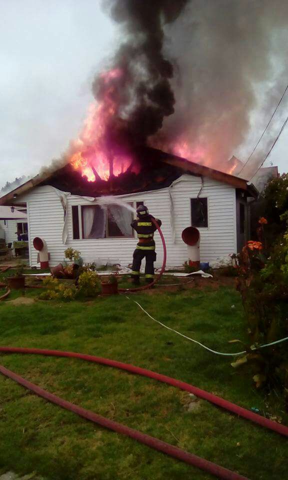 Villa Alemana: Una persona fallecida deja incendio de una vivienda.