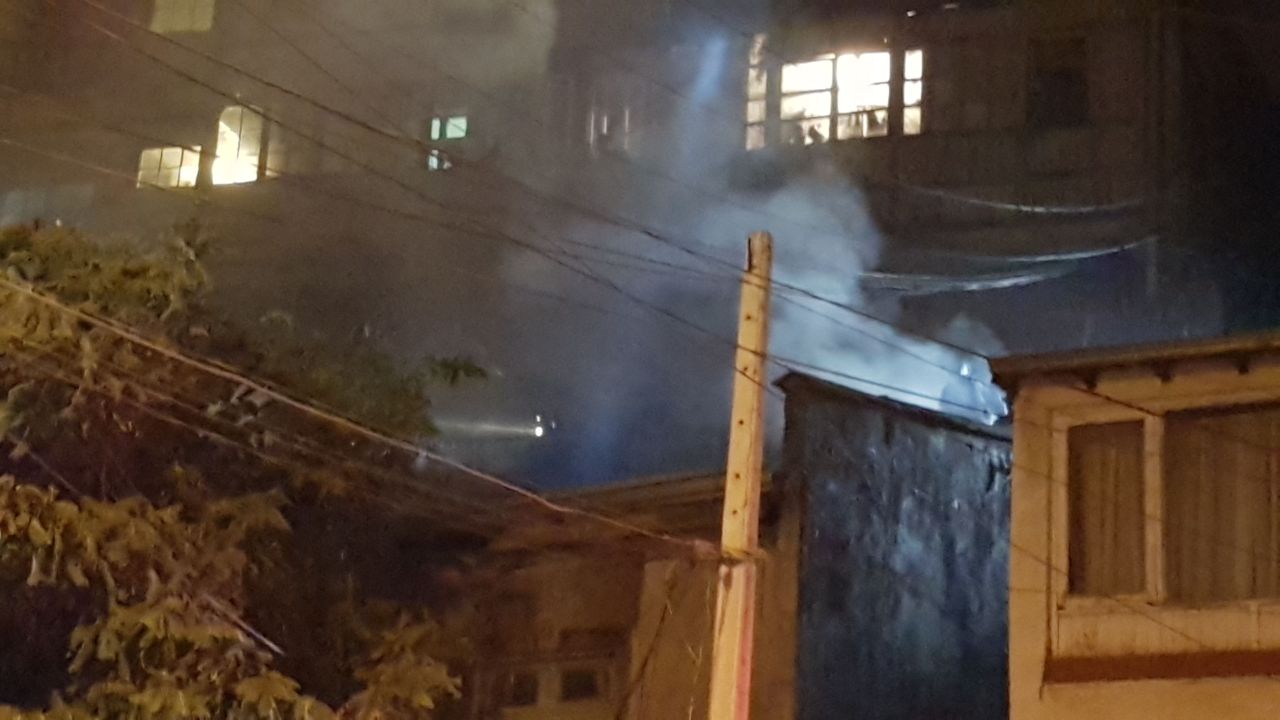 Valparaíso: Cinco viviendas afectadas producto de un siniestro.