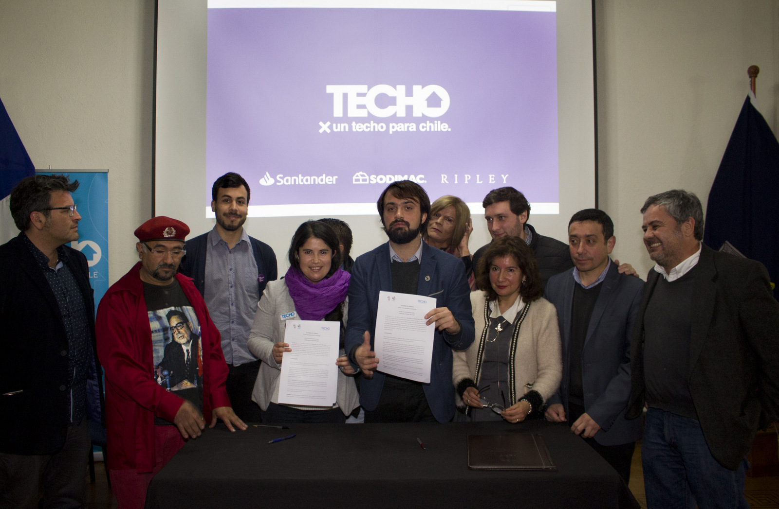 Alcaldía Ciudadana suscribe convenio con Techo para mejorar trabajo con los campamentos de Valparaíso