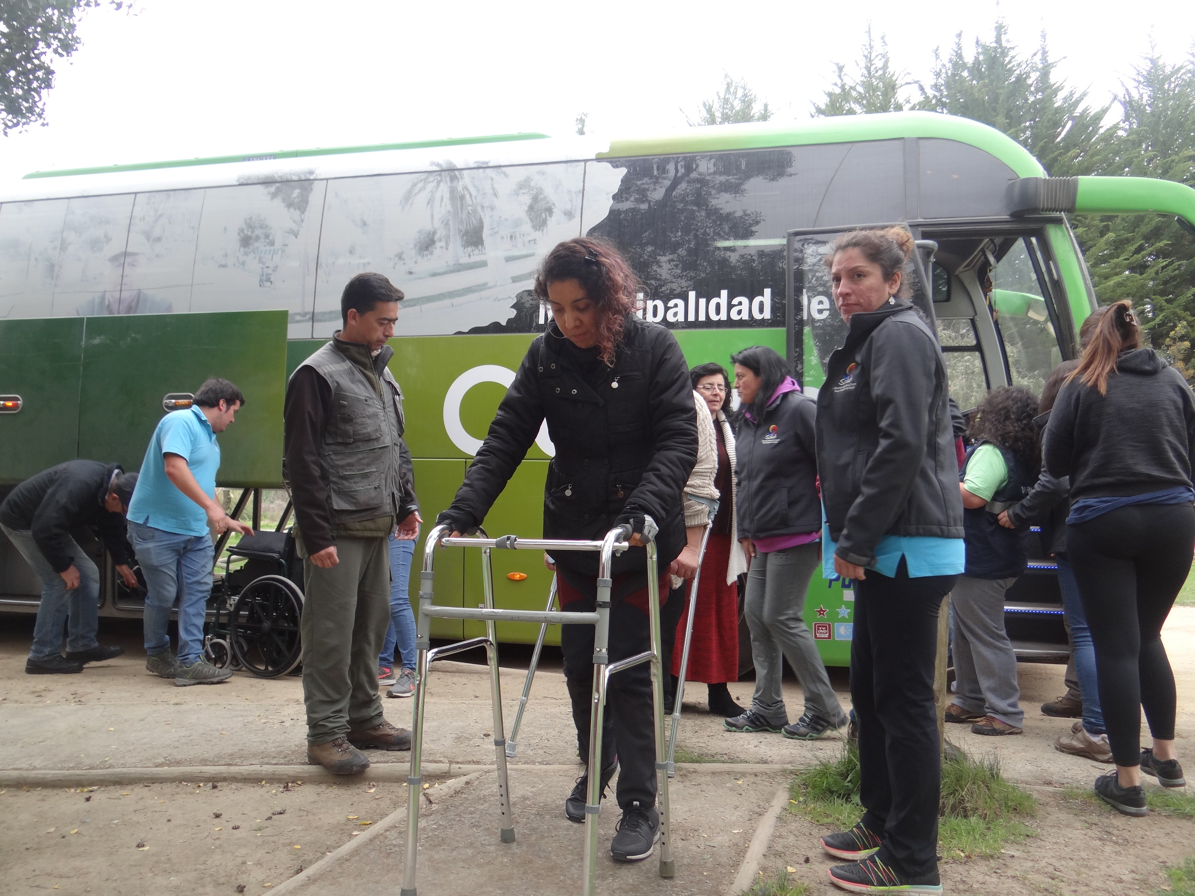Personas con discapacidad motriz y visual de La Calera visitaron la Reserva Nacional Lago Peñuelas