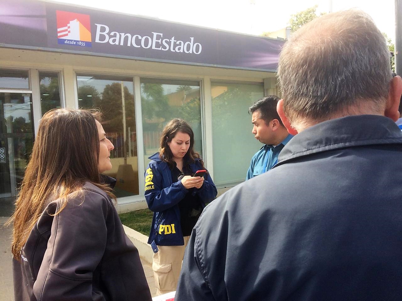 Violento asalto a sucursal de Banco Estado en Puchuncaví.