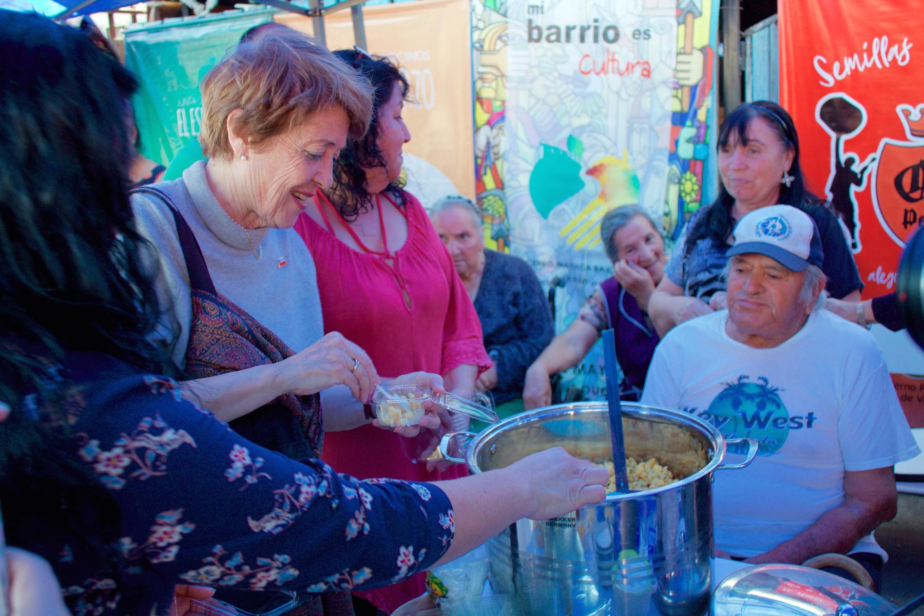 Vecinos del cerro Mayaca de Quillota presentaron los frutos de talleres realizados en “Mi Barrio es Cultura”