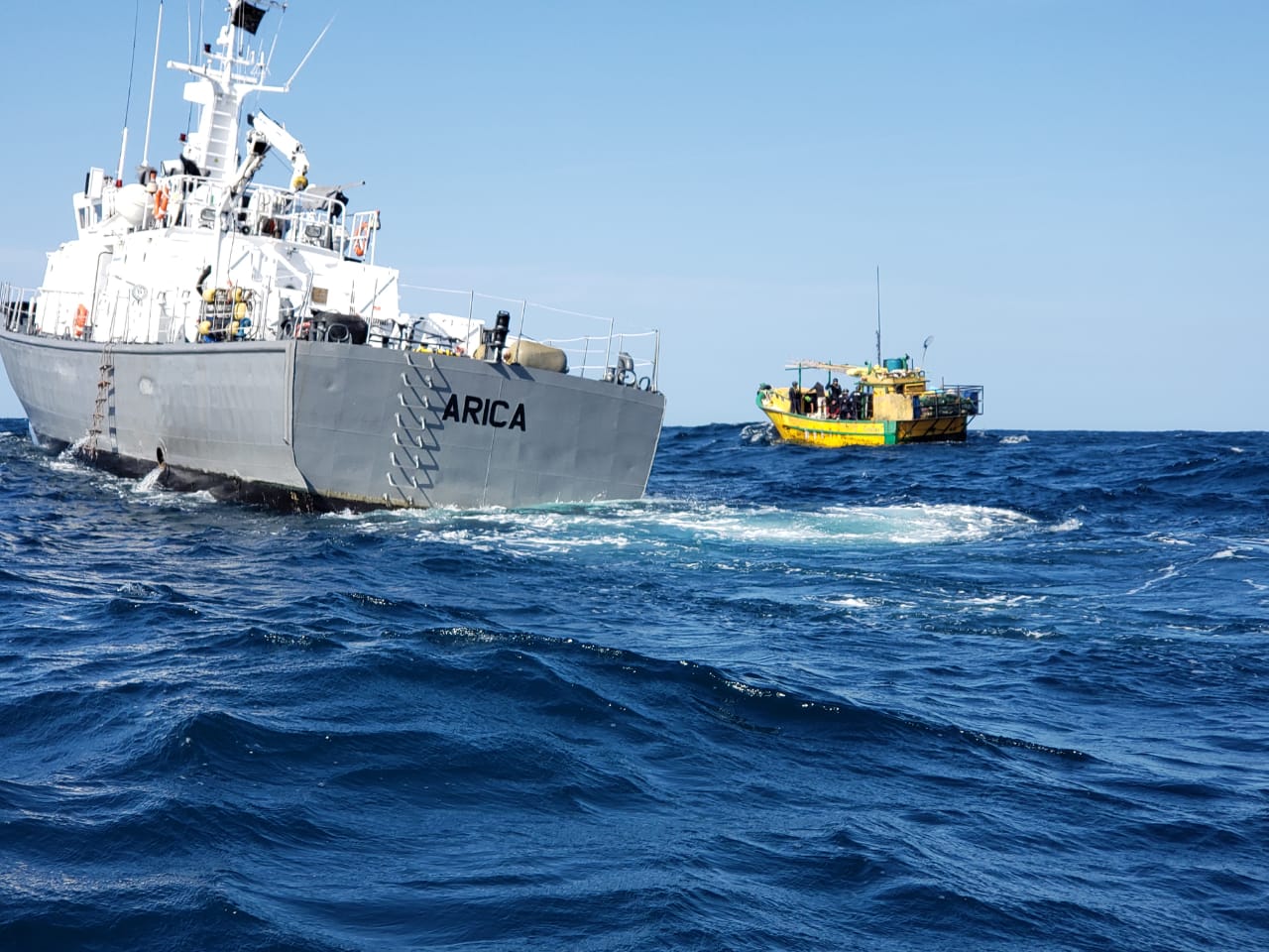 En menos de 24 horas Armada capturó 3 embarcaciones menores peruanas en la ZEE chilena