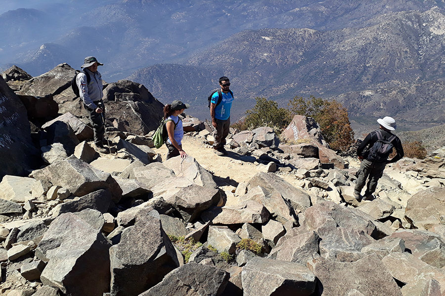 CONAF reabre este domingo el tramo que permite ascender a la cumbre del cerro La Campana