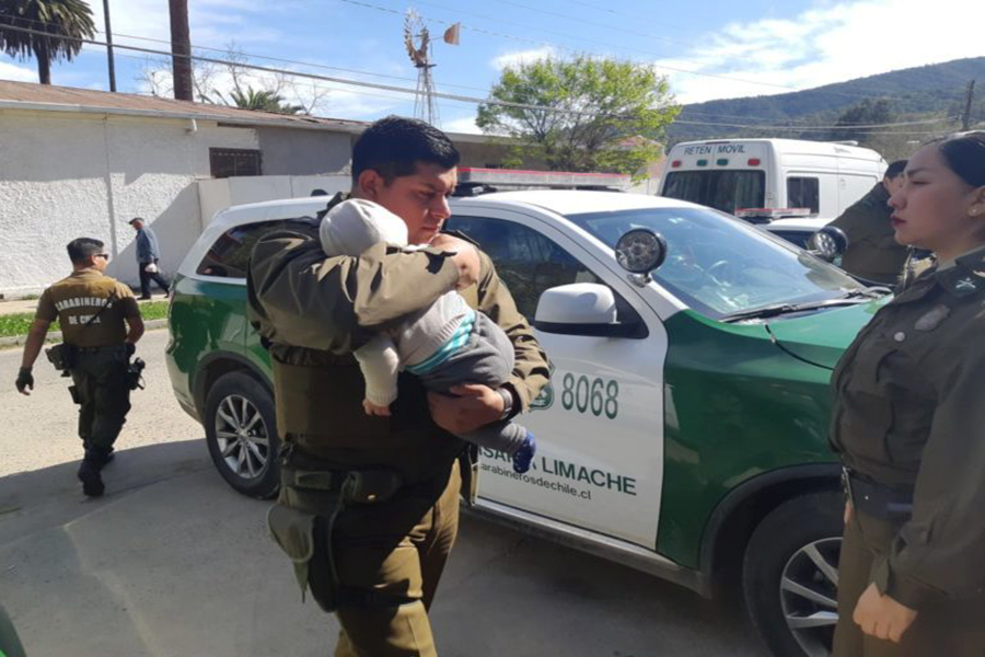 Impactante: rescatan a bebé que madre abandonó hace cuatro días en un cuarto en Limache