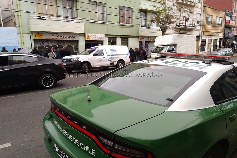 Encuentran mujer fallecida al interior de dormitorio en Valparaíso