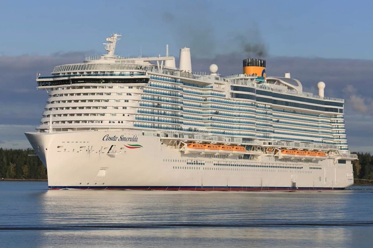 Crucero en Italia es puesto en cuarentena con 6.000 personas a bordo por 2 pasajeros con posible sospecha de coronavirus.