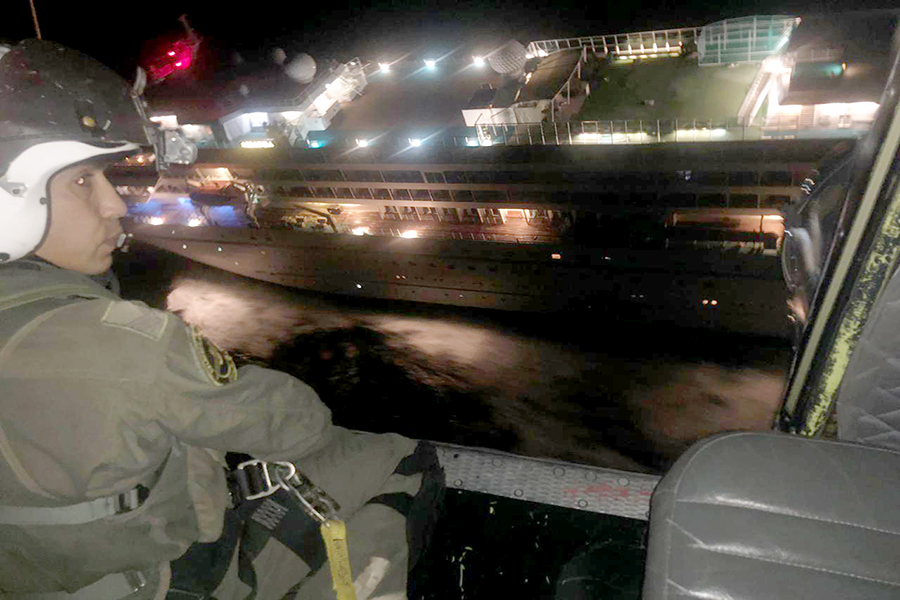 Armada realizó rescate aeromarítimo a extranjera desde Crucero «Amadea»