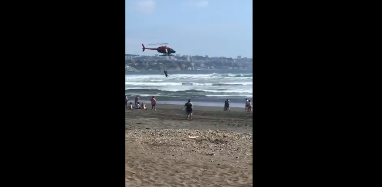 Video del rescate: Bañista que se ahogaba en Ritoque fue salvado con un helicóptero
