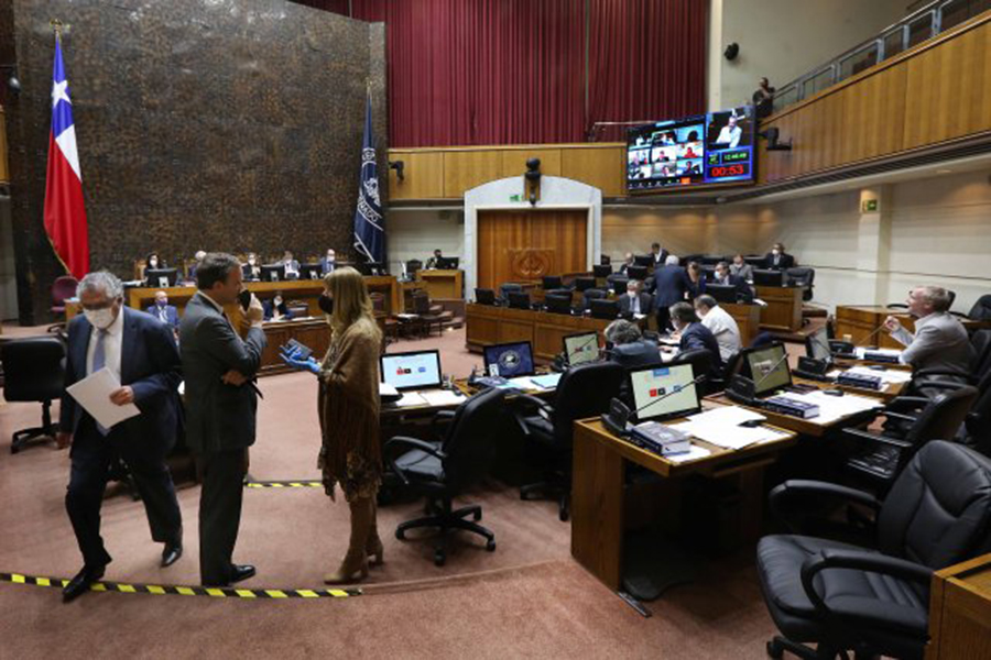 Senado aprueba veto presidencial sobre permiso de circulación