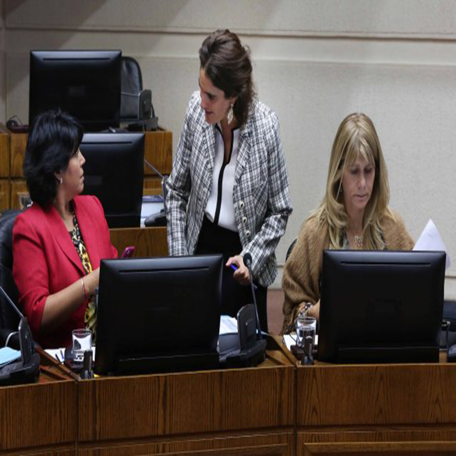 Senadora Ximena Rincón presentó moción que permite retiro de hasta el 10% del saldo del fondo de pensiones en situaciones de emergencia o calamidad pública