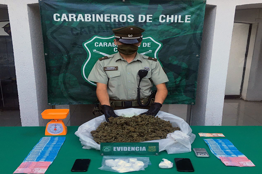 Carabineros del OS7 San Felipe detuvo a dos colombianos que mantenían diversas drogas