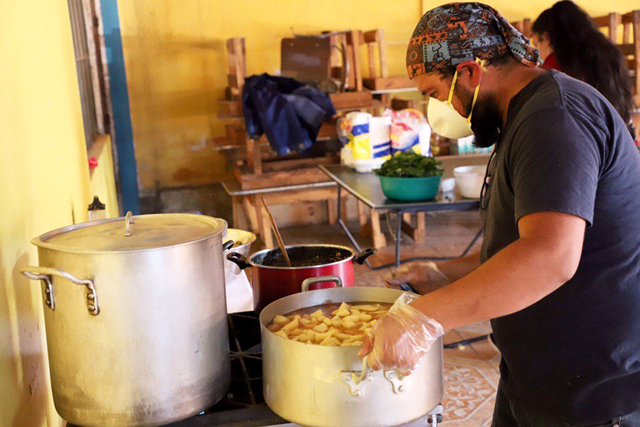 Municipio porteño entregó más 12.500 kilos de papas a ollas comunes de la ciudad