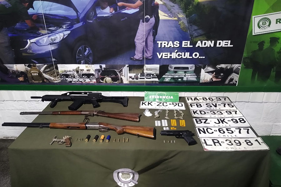 Carabineros recuperaron gran cantidad de armamento y vehiculos con encargo por robo en Reñaca Alto