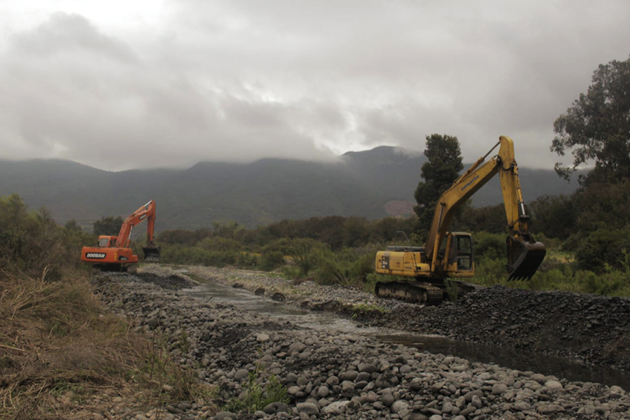 Encauzamientos en el Río Aconcagua; obras que mejoran la eficiencia en tiempos de sequía.