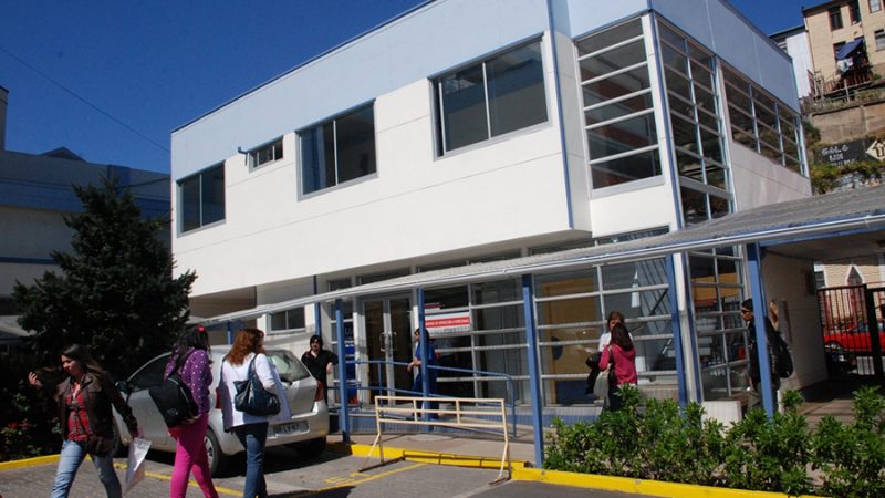Ocupación total de camas UCI en Hospital Van Buren genera preocupación en actores de la Salud de Valparaíso