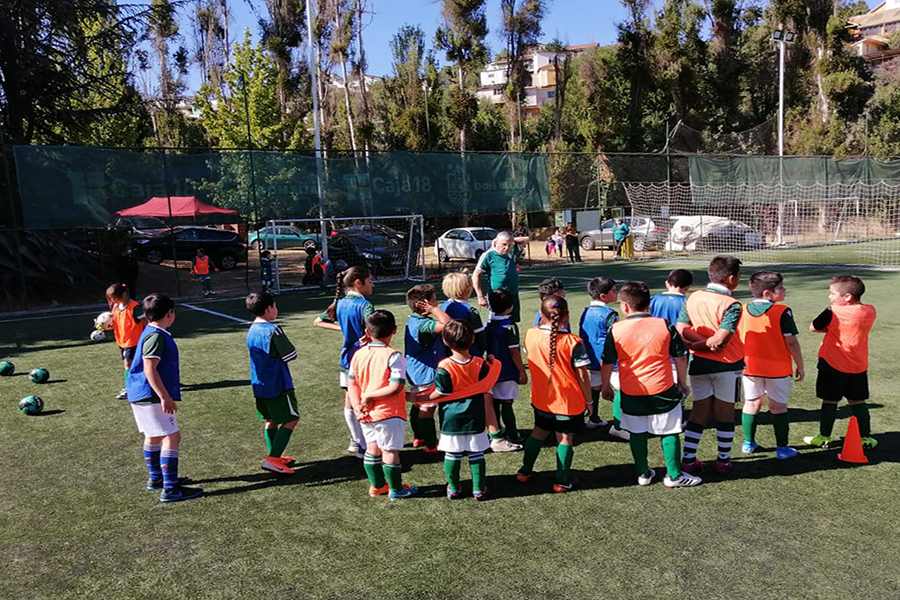 Rama fútbol amateur de la Corporación Santiago Wanderers recibe importante subvención para su funcionamiento