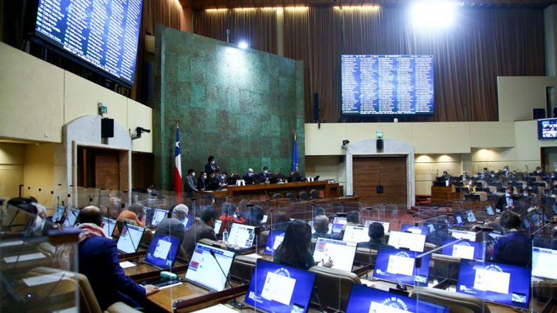 Cámara aprueba interpelación a ministro de Salud, Enrique Paris