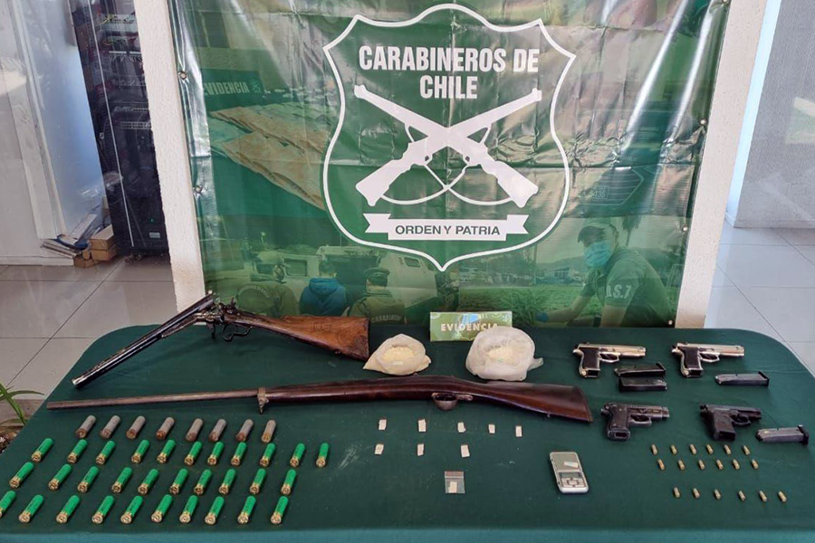 CARABINEROS DEL OS7 ACONCAGUA DETIENE A SUJETO CON ARMAS Y DROGA EN LLAY LLAY