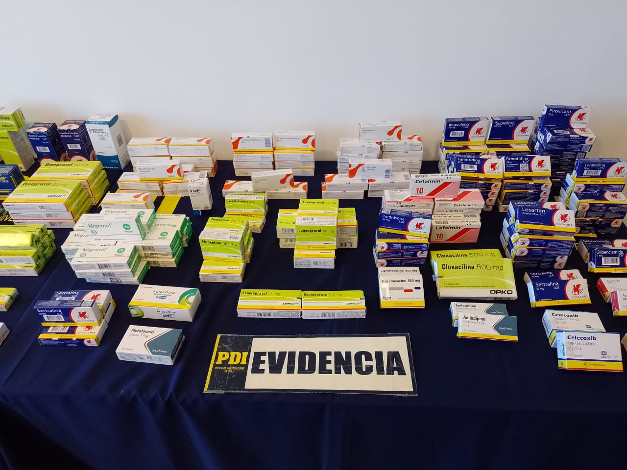 PDI incauta 6600 dosis de medicamentos desde feria libre en Valparaíso