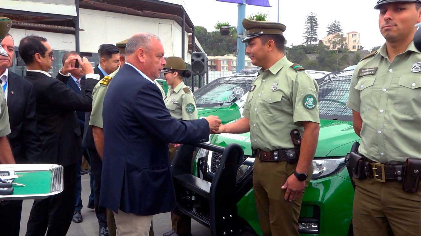 Gobierno Regional de Valparaíso entregó 22 vehículos policiales a Carabineros de la región