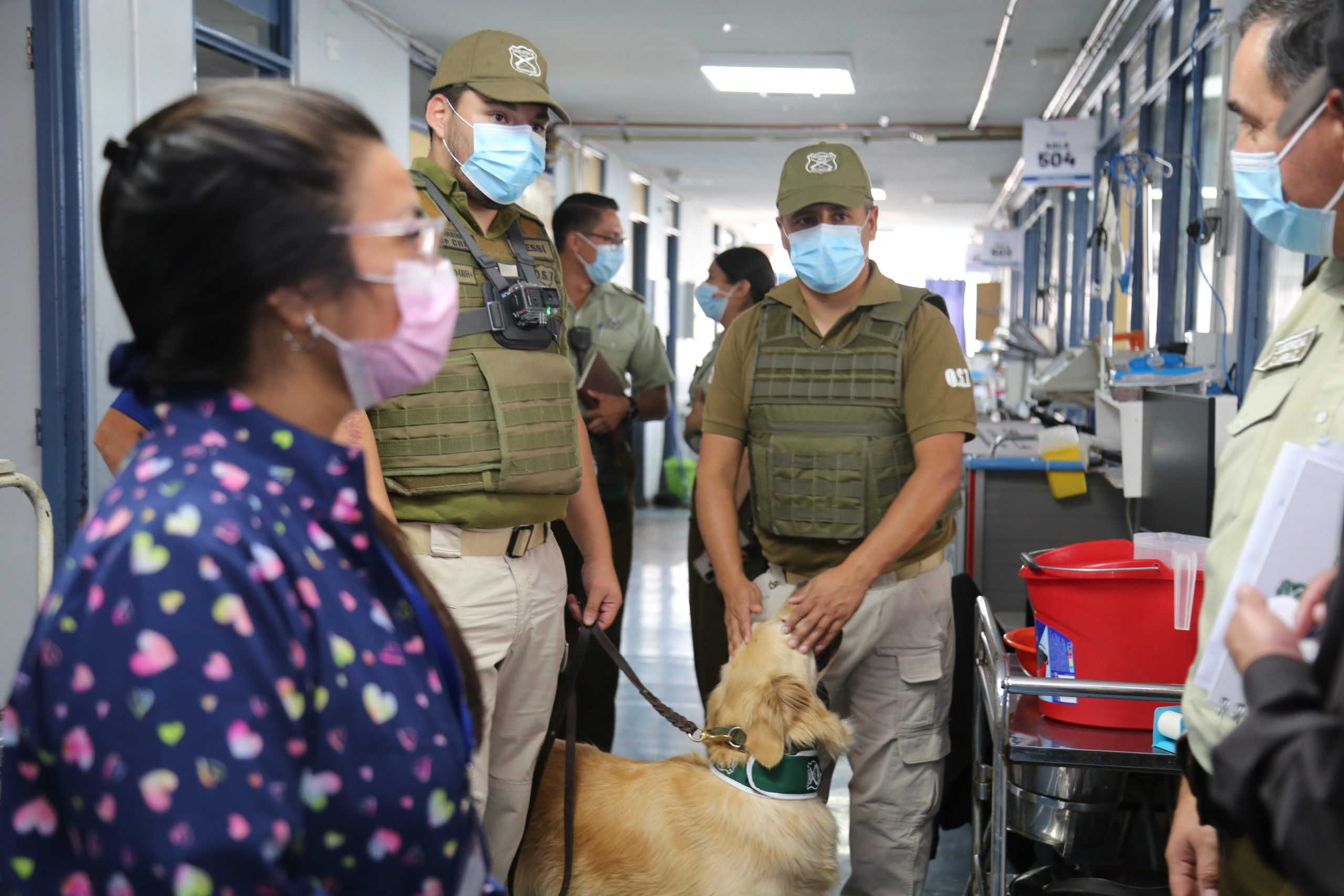 Carabineros refuerza prevención de delitos al interior del Hospital Carlos van Buren