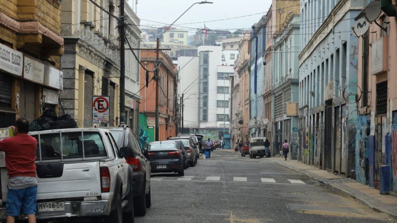 Municipalidad de Valparaíso oficia a Serviu para iniciar proceso de restauración de calle Cochrane