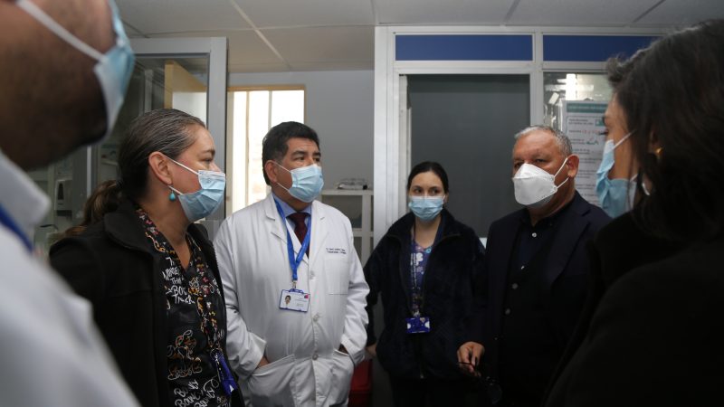 Gobernador Regional visita el Hospital van Buren y compromete apoyos al recinto asistencial