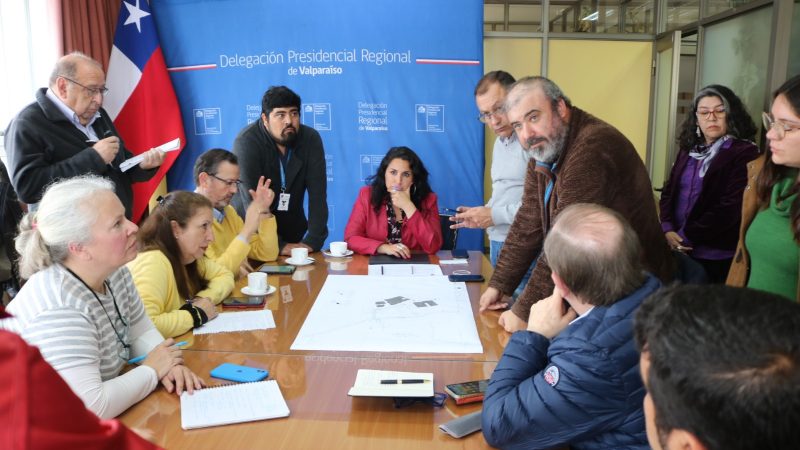 Delegada Presidencial Regional de Valparaíso se reunió con vecinos de edificios Kandinsky, Miramar y Santorini