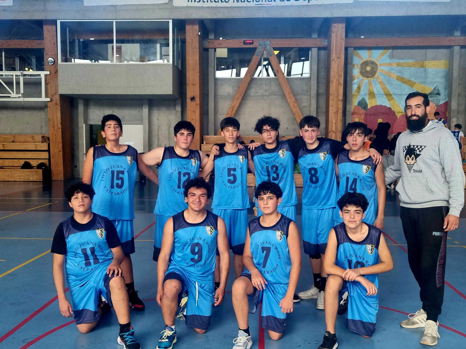 Equipos Sub-17 de varones y de mujeres de Liceo Juana Ross gana campeonato de básquetbol de Valparaíso